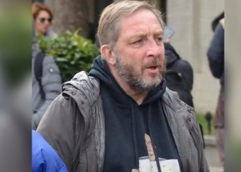 “რომ ვაგინე ავადმყოფ მამასთან როგორ მიიტანეთ ქვითარი თქო, დღეს მიიტანეს შვილიშვილები სადაც ცხოვრობენ, იქ… ჩამოუნგრიეს კარები ბრახუნით” – ალექსი პეტრიაშვილი