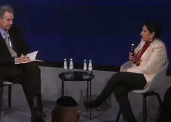 “ეს არ არის რევოლუცია, ძალიან მშვიდობიანი მოსახლეობა გვყავს! როგორ უნდა დავამარცხოთ დიქტატურა? – წინააღმდეგობით” – ზურაბიშვილი