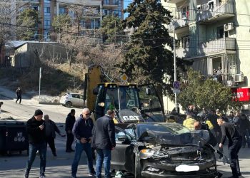 ტრაქტორი დაგორდა და 3 ავტომობილს დაეჯახა