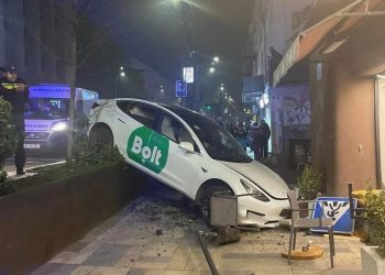 მელიქიშვილზე, ხანძრის პარალელურად, ავტოსაგზაო შემთხვევა მოხდა