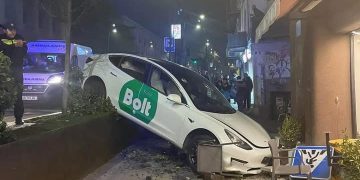 მელიქიშვილზე, ხანძრის პარალელურად, ავტოსაგზაო შემთხვევა მოხდა