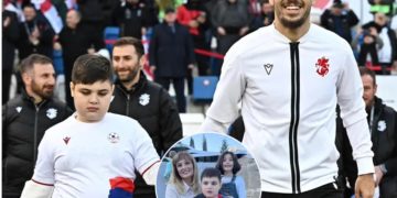 ვინ არის ბიჭუნა, რომელიც მიქაუტაძესთან ერთად გავიდა “დინამო არენაზე”