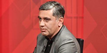,, ქარელმა თქვა მიშა სააკაშვილი მაშინაც @ლე იყო და დღესაც @ლეაო, ხოლო გრიგოლ ვაშაძემ თქვა მიშა ქარელი ვინ ჩემი @ლეაო” – ოქრუაშვილი