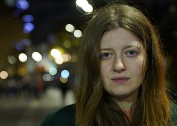 “სეუს სტუდენტებმა ცივი ღამე გაათენეს პარლამენტთან, ნიკა გვარამიას, გუშინ საღამოს ფეხბურთის გარდა “არაფერი ანაღვლებდა” – ელენე ქაიხოსროშვილი