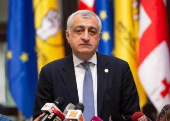 “არალეგიტიმური პარლამენტის საგამოძიებო კომისიაში მისვლას და ამ ცირკში მონაწილეობას არ ვაპირებ! ჯერ ბიძინა დაიბარეთ!” – ხაზარაძე