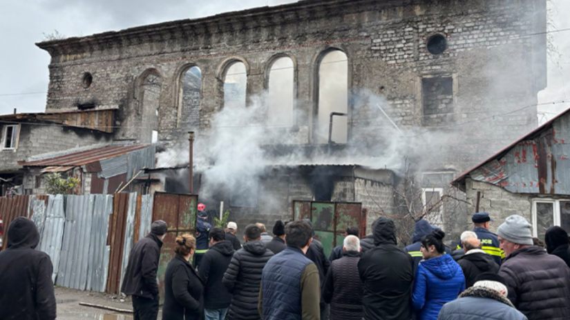 ბათუმში, “ოცნების ქალაქის” დასახლებაში ხანძარი გაჩნდა