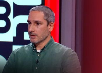 “გავანაღდოთ მთელი ხელფასი? რამე სხვა ბანკი არსებობს, რომელშიც ვერ დაგვაყადაღებს?”– ლევან ღამბაშიძე