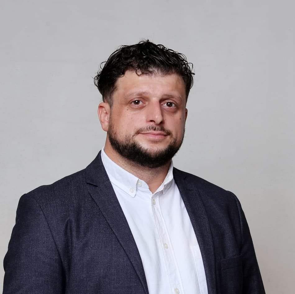 “რატო შეგ@ეცით ამ თქვენი ბევრი მილიონებიანი ბიზნესებით რომელსაც დიქტატურაში აყვავებთ რაც ნონსენსია და “მარადმწვანე” ქოცობით?!” – ნიკა ნარსია ოპოზიციის ნაწილს