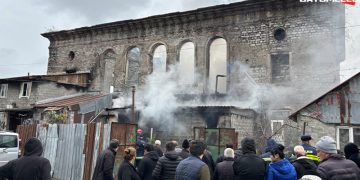 ბათუმში, “ოცნების ქალაქის” დასახლებაში ხანძარი გაჩნდა