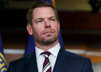 “აღფრთოვანებული ვარ ზელენსკით, ის ოვალურ კაბინეტში წინ აღუდგა რუსეთის საუკეთესო მომლაპარაკებლებს” – სენატორი სვოლველი