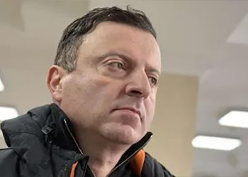 “ყოფილი პოლიციელი მემუქრება და სახლთან მისაფრდება” – ვასო ფხაკაძე