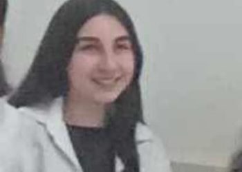 “სკო­ლი­დან სახ­ლში არ დაბ­რუ­ნე­ბუ­ლა.  გთხოვთ ყუ­რა­დღე­ბა მი­აქ­ცი­ოთ ფო­ტოს” – თბილისში დაკარგულ მოზარდს ეძებენ