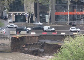 თბილისში, მარცხენა სანაპიროზე გზა ჩაინგრა