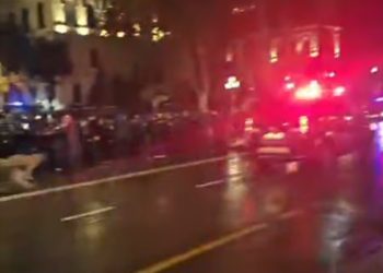 ,, პოლიციელს ეძახდა ქრისტე აღდგაო და დაიჭირეს ხალხო, მესმის რომ სიგიჟეს გიყვებით” – რა ხდება რუსთაველზე?