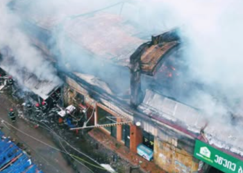 “მესამეჯერ ვარ დამწვარი, იცით?”; “15 წუთში ასეთი დიდი ბაზრობა როგორ დაიწვა?”; “როდის იყო ბეტონს ცეცხლი ეკიდებოდა?” – რას ამბობენ დაზარალებულები