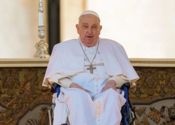 ხანგრძლივი ავადმყოფობის შემდეგ, რომის პაპი საზოგადოების წინაშე გამოჩნდა