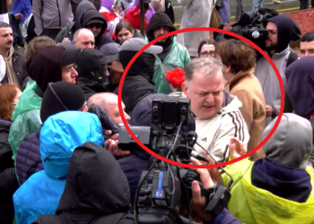 “ეს “ტიტუშკები”როცა გვაგინებენ, არც ერთი “მილიოციონერი” ხმას არ იღებს” – რა ხდება რუსთაველზე