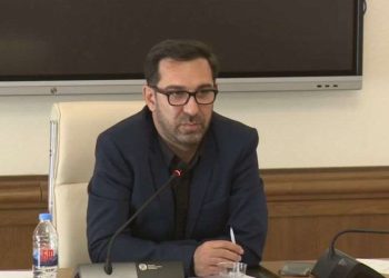 „ახალი ეპოქის“ თანამშრომლები შეიკრიბნენ სტამბა „ომეგა თეგთან“, სადაც დაბეჭდილი იყო გაზეთის ნომერი. ითხოვდნენ, დაპატიმრებული ნომერი გამოგვატანეთო და პასუხი იყო სროლა გაზეთის თანამშრომლების მისამართით“ – ვახო ხუზმიაშვილი