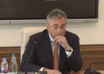 ,,გიორგი (თარგამაძე) გარბოდა ბადრისთან. იყო კომიკური სიტუაციები – ბადრი ჩემგან ჩუმად აძლევდა თავის ფულს, ცალკე ფულს, მე რომ არ გამეგო” – რუხაძე