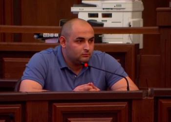 მოწმე პოლიციელი დააწინაურეს – “არ ვიცი ვინ მესროლა, მხოლოდ ტუჩი დამიზიანდა, კბილები არა” – 19 ადამიანის წინააღმდეგ ორჯერ გამოკითხული მოწმე ხელს ვერავის ადებს