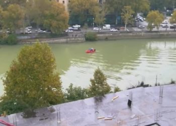 მტკვარში გადავარდნილ ავტომობილში რამდენიმე ადამიანს ისევ ეძებენ – ამოყვანილია ერთი მგზავრი