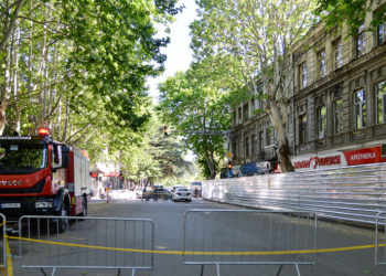 დადიანის ქუჩის ნაწილზე მოძრაობა კვლავ შეზღუდულია – არსებობს ავარიული კორპუსის ფასადის ჩამონგრევის საფრთხე