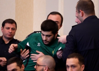 “ვინც ამას ამბობს, აქედან მოვითხოვ, მტკიცებულებებიც მოაყოლოს, ასეთი ყბედობა და ჭორაობა ტყუილად არ ჩაივლის” – რეზო კიკნაძე