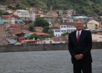 “გეგმავს, გააჟღეროს პრეზიდენტ ტრამპის მთავარი პრიორიტეტები…” – სენატორი დეინსი საქართველოშია