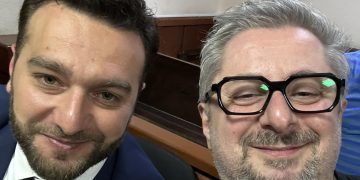 “ჯერ ზურაც ვერ შემოდის, ვერ ვეტევით” – გვარამია სასამართლოს ცარიელი დარბაზიდან