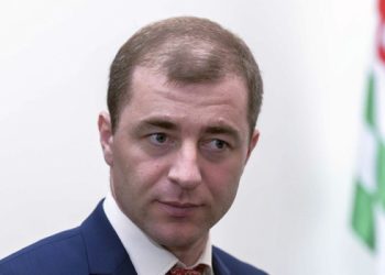 რუსეთში აფხაზი ოპოზიციონერი ადგურ არძინბა დააკავეს