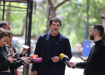 ,, მე რომ დღეს მერი ვარ, მთელი ცხოვრება მერი უნდა ვიყო?.. საერთოდ პოლიტიკაში რომ არ ვიყო, პრობლემას ხედავთ?” – კახა კალაძე