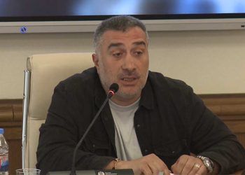 ,, ნიღაბს იხსნის, მაფურთხებს სახეში და მეუბნება: მიცანი, ბიჭო? კიდევ ერთხელ მაფურთხებს, ეს ფოტოგრაფი უღებს” – რას იხსენებს მერაბ ჭიქაშვილი?