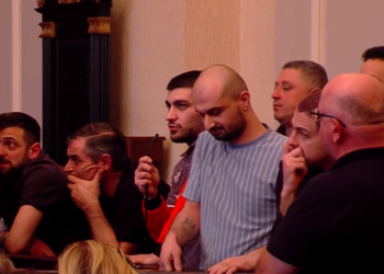 მე ჩემს ადვოკატს ვენდობი, იმდენად ვენდობი, რომ შეიძლება ბავშვიც მოვანათვლინო. რატომ მინიშნავთ სხვა ადვოკატს, არ მესმის? მას ვერ ვენდობი – ონისე ცხადაძე