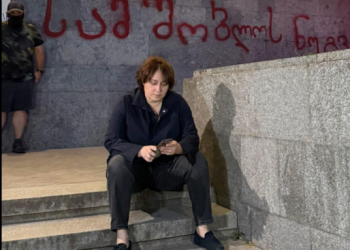 ,, მე როდის შევწყვეტ შიმშილობას ეს ჩემი პირადი საქმეა და არ ვაპირებ უკან დახევას არცერთი მილიმეტრით” – ელენე ხოშტარია