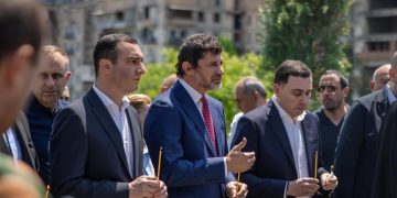 „მთელ მსოფლიოს დავანახეთ, თუ რა შეუძლია ერთობას“ – კახა კალაძემ 13 ივნისს გარდაცვლილთა ხსოვნას პატივი მიაგო