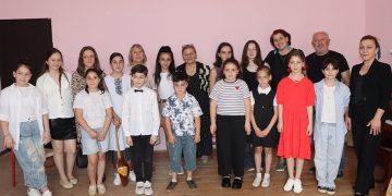 წალენჯიხაში, ჯვარის სახელოვნებო განყოფილებაში ჩატარდა კლასიდან-კლასში გადასაყვანი გამოცდები ფორტეპიანოსა და ფოლკლორში – ფოტოები