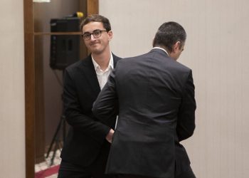 “არავინ იცის არჩენებზე გასვლაა სწორი თუ ბოიკოტი, ამის ახსნა პარტიების მესიჯბოქსით ახალგაზრდა, სუფთა პოლიტიკოსებს არ უნდა უწევდეთ” – მათე ცენტერაძე