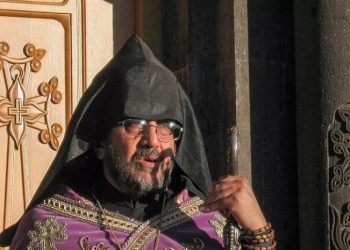 სომხეთის მთავარეპისკოპოსი მიქაელ აჯაფახიანი დააკავეს