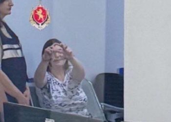 “არ გაბედოთ ნერვიულობა, გააგრძელეთ ბრძოლა” – პედაგოგს, ნინო დათაშვილს 7 წლით პატიმრობა ემუქრება