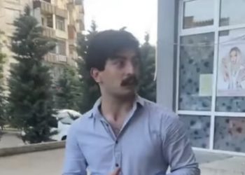 ბექა პაპაშვილს მეგობრის სახლთან დახვდნენ და ნარკოლოგიურ შემოწმებაზე გადაჰყავთ – აქტივისტი აქციაზე მიდიოდა