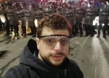 ქოცო: ვიზის რიგში რომ ჩადგები არ გაგათხოვებენ როგორც კი გაცდები საზღვარს?” – ნიკა ნარსია