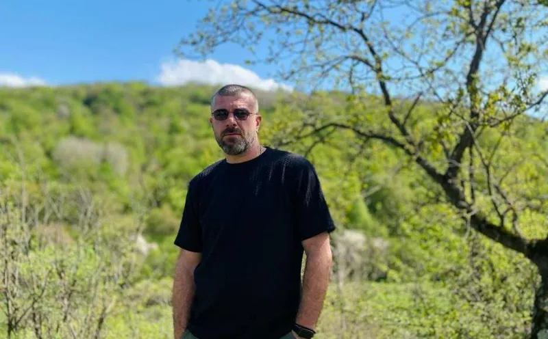 “დიდი ტრაგედია მოხდა… უკარგესი ადამიანი მოკლეს მანქანის გაჩერების გამო” – ცნობილია ისანში მოკლული მამაკაცის ვინაობა