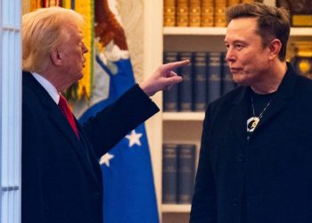 ,, სუბსიდიების გარეშე, სავარაუდოდ, მასკს კომპანიის დახურვა და სახლში, სამხრეთ აფრიკაში დაბრუნება მოუწევდა” – ტრამპი