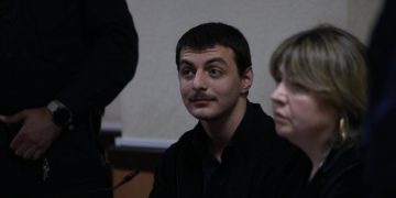 მოსამართლე თამარ მჭედლიშვილმა 19 წლის საბა ჯიქიას 4 წლითა და 6 თვით პატიმრობა მიუსაჯა