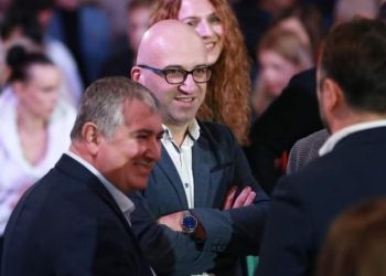 ,,ცეცხლი ჭამეთ!!!!“ – რას აქვეყნებს ბესიკ დონაძე?