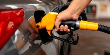 ,, პრემიუმს სამწუხაროდ ვერ ჩაგისხამთ, მხოლოდ სამთავრობო მანქანებზეა გათვლილიო” – რა მოხდა ,,რომპეტროლზე”?