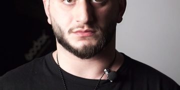 ,,თვალი მოვკარი რამდენიმე იდიოტის კომენტარს, რით ვერ დაკმაყოფილდნენ ეს დევნილებიო?!” – რას წერს დევნილი დიმიტრი სანაია?