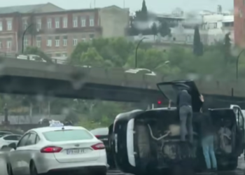 (ვიდეო) – გმირთა მოედანზე ავტომობილი ამოტრიალდა