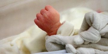 ხონში ზეწარში გახვეული ჩვილი ღამით ქუჩაში დატოვეს