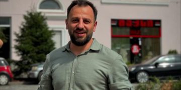 “სავარაუდოდ, დაკავებული ვარ” – სად გამოკეტეს დიმა ბიძინაშვილი